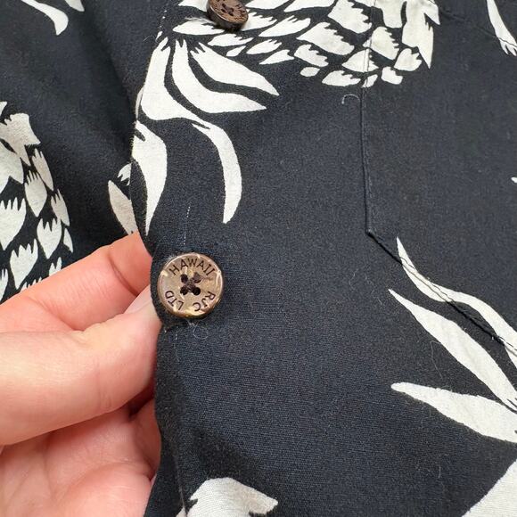 RJC Made in Hawaii Short Sleeve Button Up Top Men’s M Color Black - Picture 2 of 5